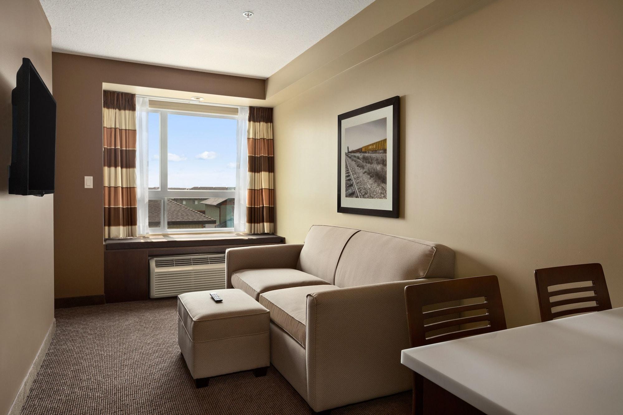 Microtel Inn & Suites By Wyndham Whitecourt Exterior foto