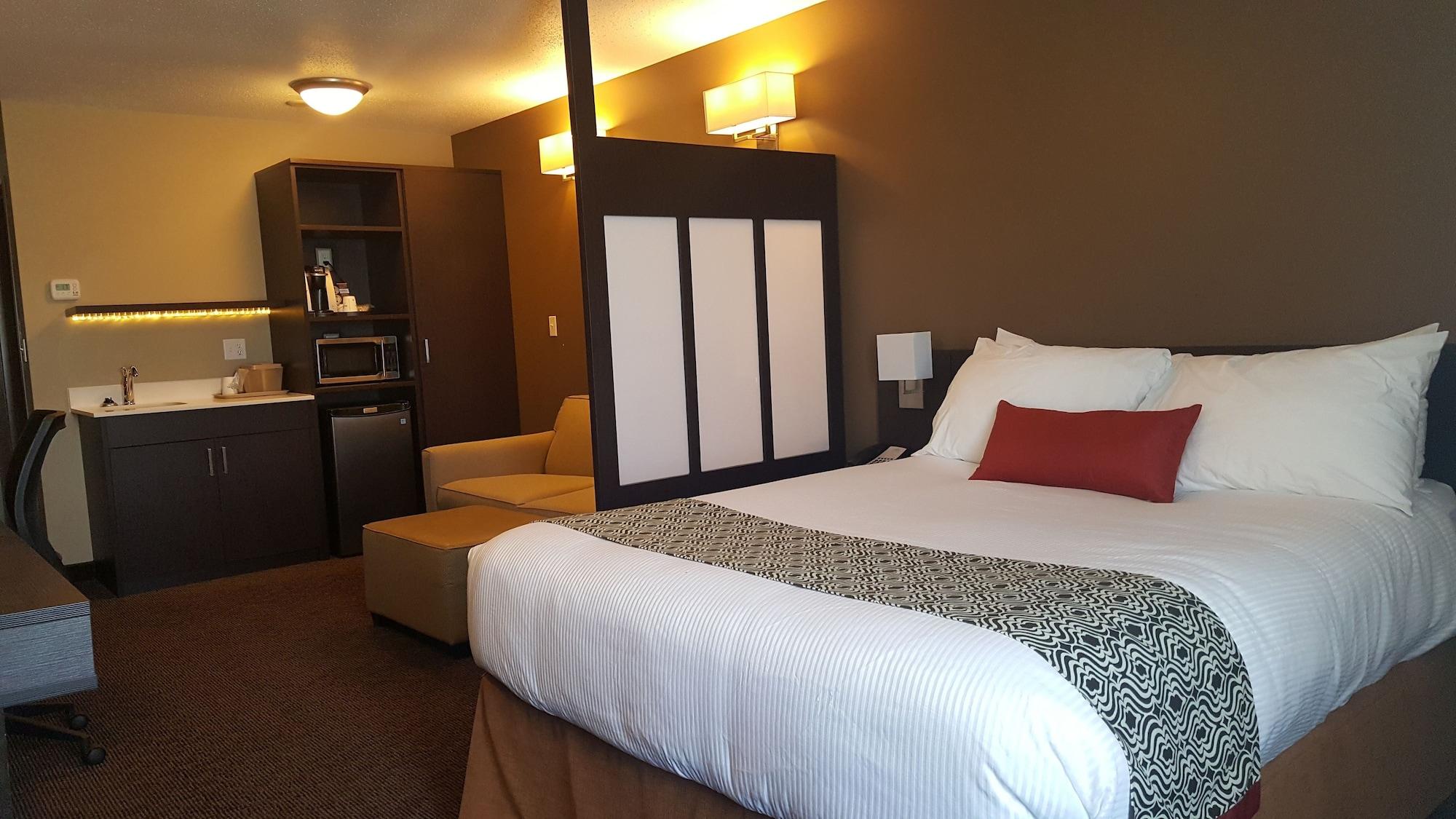 Microtel Inn & Suites By Wyndham Whitecourt Exterior foto